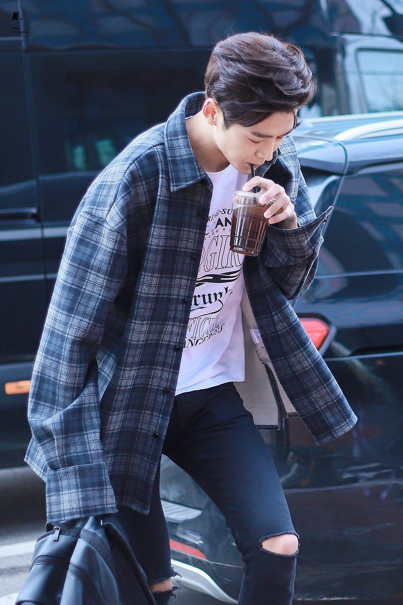 “who in kpop?” but it's actually Rowoon from SF9; a thread