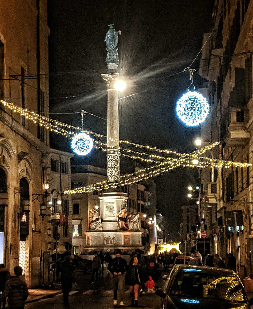 DRPerryPhoto's tweet photo. "Spagna a Natale" - Piazza Spagna - Roma https://t.co/4SqumLAp6v