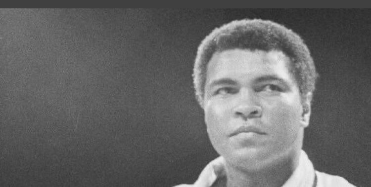 تريد النجاح ، ثق بالله ثم بنفسك و تجاهل 
من يقوُل هذا صعب هذا مستحيل ، الثقه
بالله هي عقليه العظماء.

-محمد علي كلاي