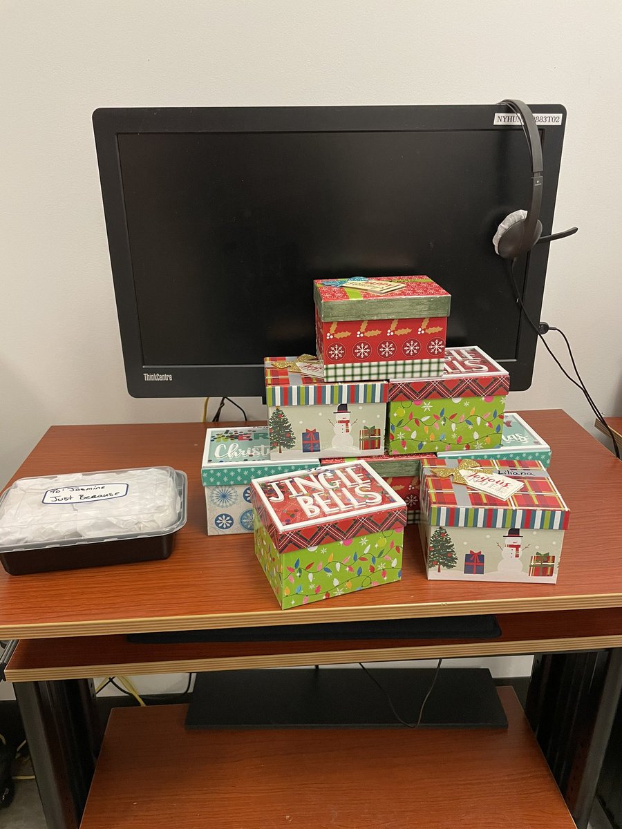 Made some holiday treats for my team to say #ThankYou for being rocks stars during this season! #TeamHuntington #MyTeamRocks #LongIslandQueens #NERocks <a href="/CooloutK/">Keith</a> <a href="/Florenciatmo/">Florencia Martinez</a> <a href="/KarlaMTmo/">Karla M.</a> @checo_jc <a href="/BTExpress16/">Burak Tohumcu</a>