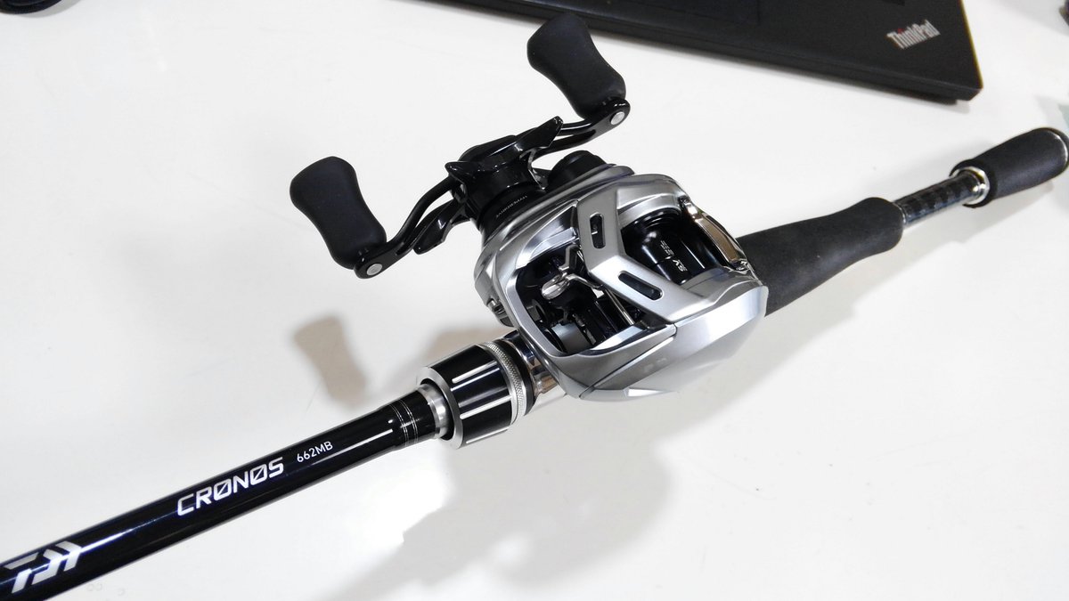 Y Bee ϖ B ダイワのクロノス来た 自己満足の世界だけど やはりブレイゾンの赤ではなく リベリオンのオレンジではなく このリールにはシルバーが似合う ﾌｯ アルファスsvtw クロノス