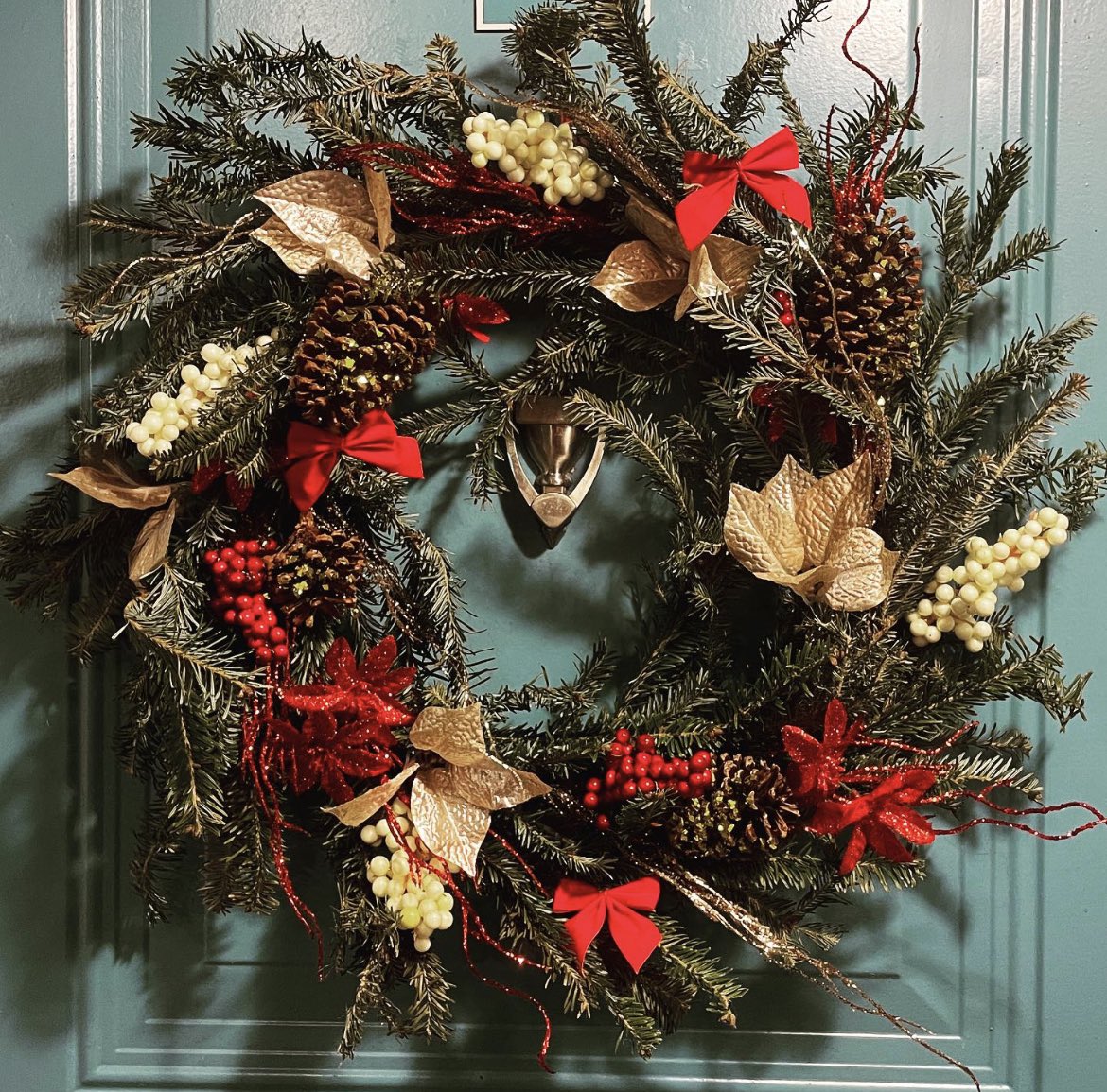 annpinkbubbles's tweet photo. I made a DIY Christmas wreath 🥰🎄🎁 https://t.co/qQlTP47YdT https://t.co/aNC61mmEiO