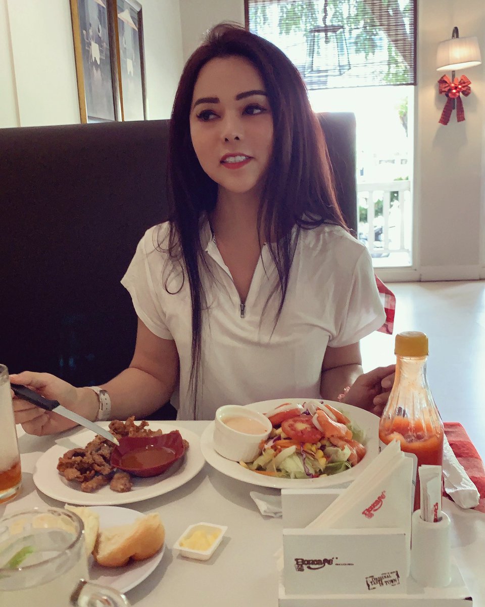 Surabaya penuh kenangan <a href="/agnesdavonar/">Agnes Davonar</a>