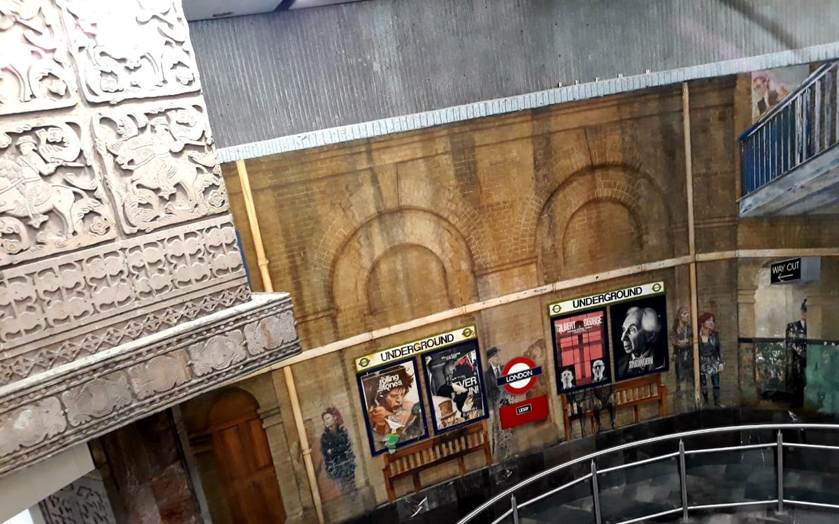 Gimme Shelter...

Art and fantasy in the Mexico City Subway

#TheRollingStones #MickJagger #RockPics #MexicoSubway
#InsurgentesSubway