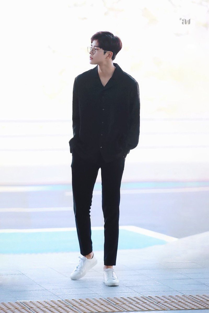 “who in kpop?” but it's actually Rowoon from SF9; a thread