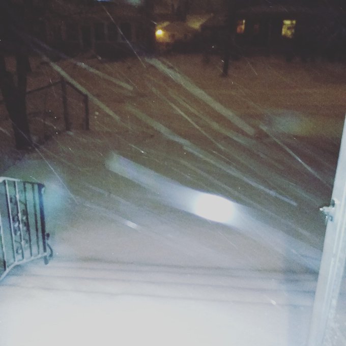 It's snowing like crazy and very windy. https://t.co/74aQrPkNTq<a href="/tag/mvsales"class="tags"><span>#mvsales</span></a>