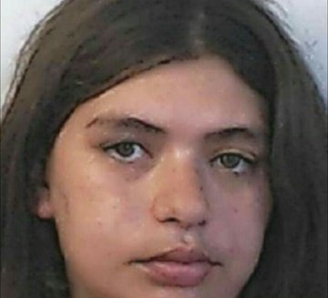 desaparecidaorg's tweet photo. Gabriela Giménez Monzón está desaparecida desde el 10/7/2020 en Plátanos, Berazategui, provincia de Buenos Aires. Tiene 23 años, se encuentra bajo tratamiento médico. Por favor compartir, y si la ven avisar urgente al ☎ 911

#NiUnaMenos https://t.co/kOvrKvioCh