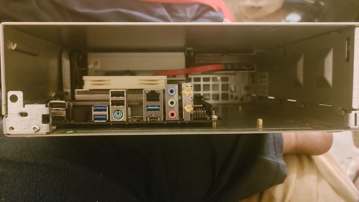 adventureoflink's tweet image. Gotta love when a project comes together amirite

#CompaqDeskproEN #Compaq #SmallFormFactorPC #BuiltNotBought #Computers #AMD #ASRock