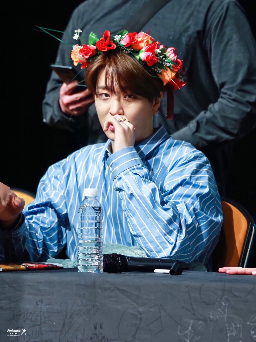 Merry Christmas🎄

#최영재 #영재 
​#ChoiYoungJae #YOUNGJAE 
#Ars #崔榮宰 
#갓세븐 #GOT7  

<a href="/GOT7Official/">GOT7</a> 
<a href="/GOTYJ_Ars_Vita/">N</a>