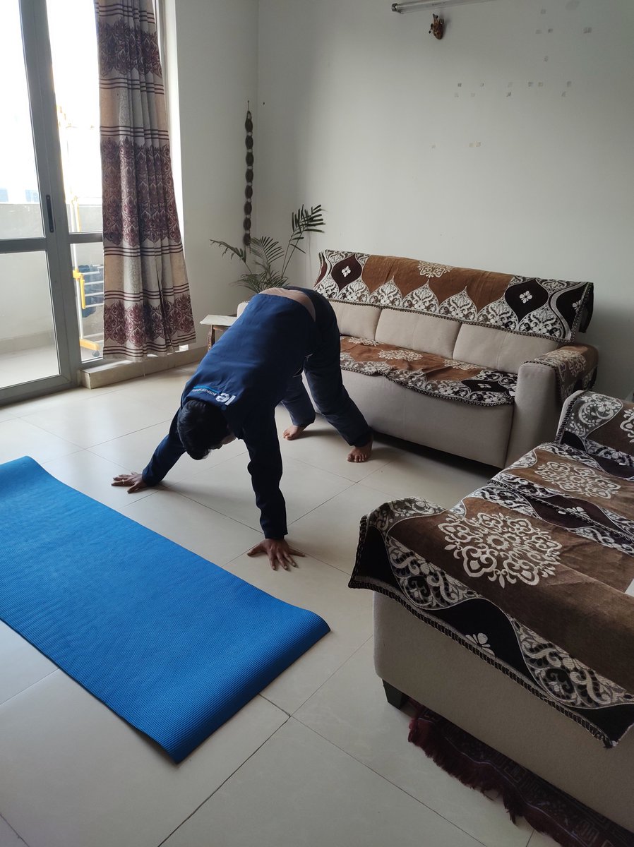 sauprabhakar's tweet photo. Day4: #paceup #challange @genefitletics
Pike push-up
Elevated pike push-up.
#Fitlife #FitIndiaMovement #FeelingGood #FitnessGoals https://t.co/K1HBgJMU3O