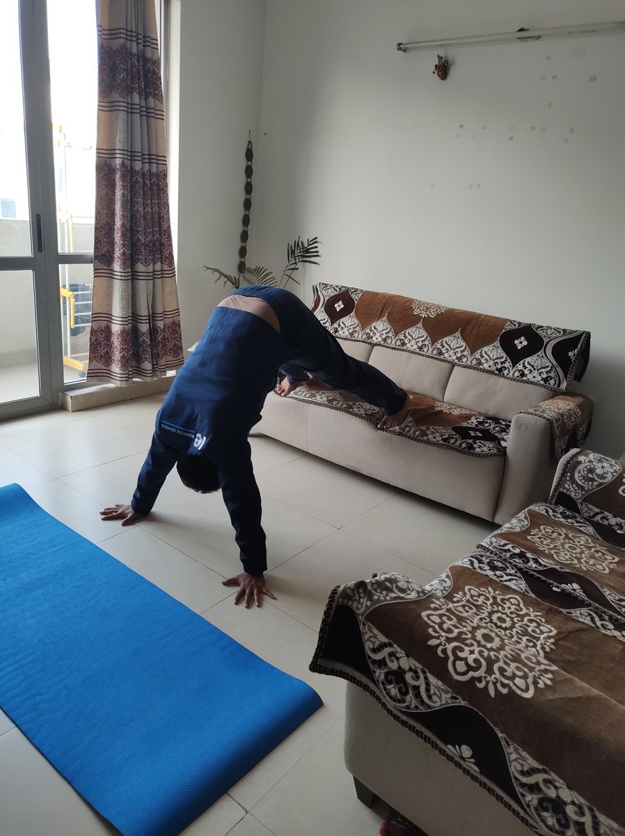 sauprabhakar's tweet photo. Day4: #paceup #challange @genefitletics
Pike push-up
Elevated pike push-up.
#Fitlife #FitIndiaMovement #FeelingGood #FitnessGoals https://t.co/K1HBgJMU3O