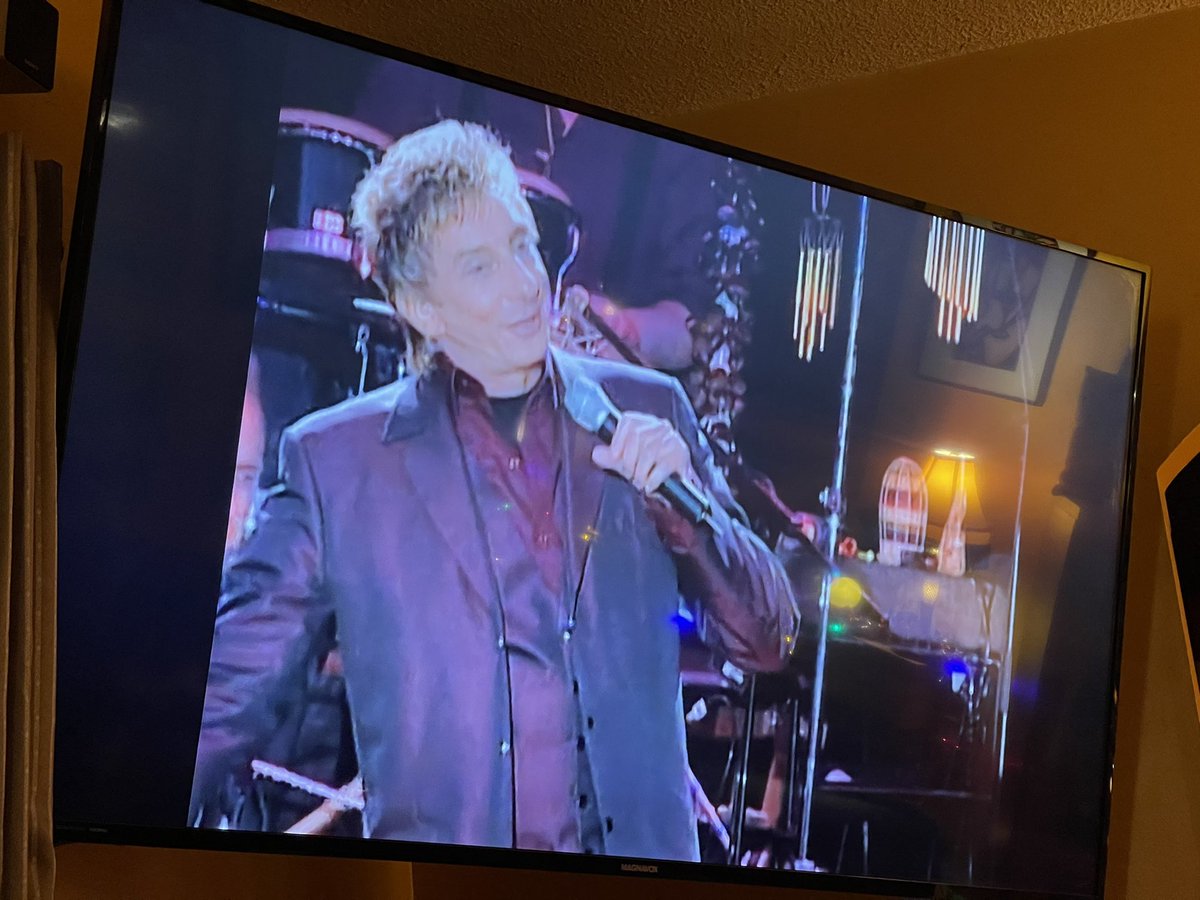 When Susan wants ManilowTV, she gets ManilowTV!!! ❤️❤️ @barrymanilow @ManilowUK @Manilow_Fanpage