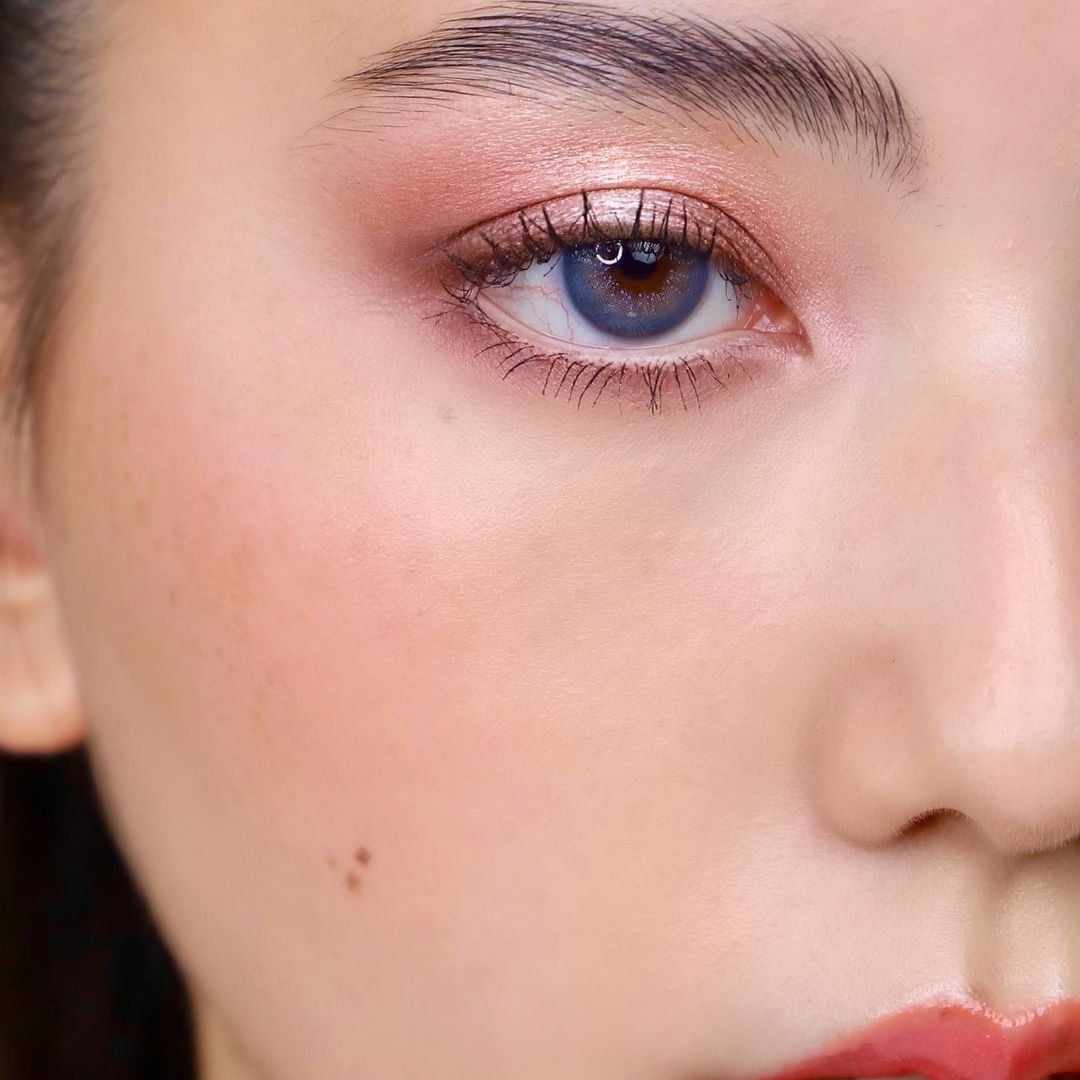 ttdeye_colors's tweet photo. Living in the stars in your eye🪐
🎅lenses: #TwinkleBlue
📷mochamaryn| IG
🛒:https://t.co/Ceizo8XCFw
#ttdeye #contactlens #coloredlens #makeup #FYP #creativemakeup #Christmas #christmaseve2020 https://t.co/YpiApNdprg
