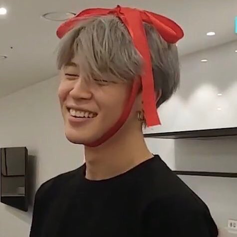 Noelle_CD's tweet photo. Jimin... The ultimate Christmas present. #JIMIN #BTS @BTS_twt #christmaslove #ChristmasLovebyJimin https://t.co/nBHq4ExlsV