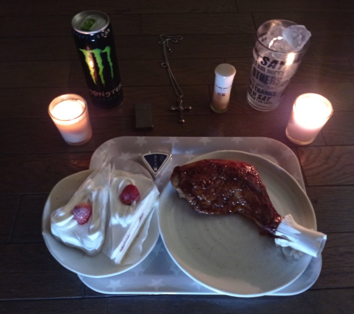 YatNz's tweet photo. 今日の2020/12/24 pm 18:00頃 から #MerrXmas 全ての森羅万象と 人々が来年から運気上昇↗️します!🥰🌲🍾🥂🍻🎂🎁🌌 ここでは #FF 特に人々へ感謝し #Happy でありますように🙏 https://t.co/noET3NgdrN