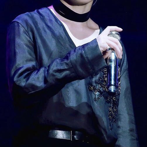 “i present to you the new iphone 12 pro ma-“ joke hehe