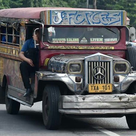 Yehetjuseyo's tweet photo. EXO AS TYPE NG PASAHERO SA JEEP
; a thread https://t.co/LCgvVLQcKr