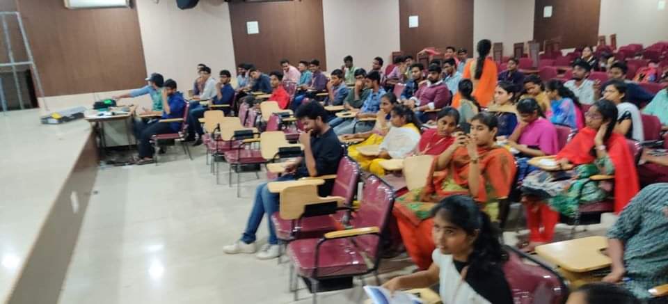 acm_vrsec's tweet image. Department of Information Technology is organising two days technical events under ACM student chapter.
Day2 :10-1-2020
Events:Relay Coding,Quiz and Art Fiesta @acmeducation @Indiaacm 
#vrsecacm  #ACMINDIA