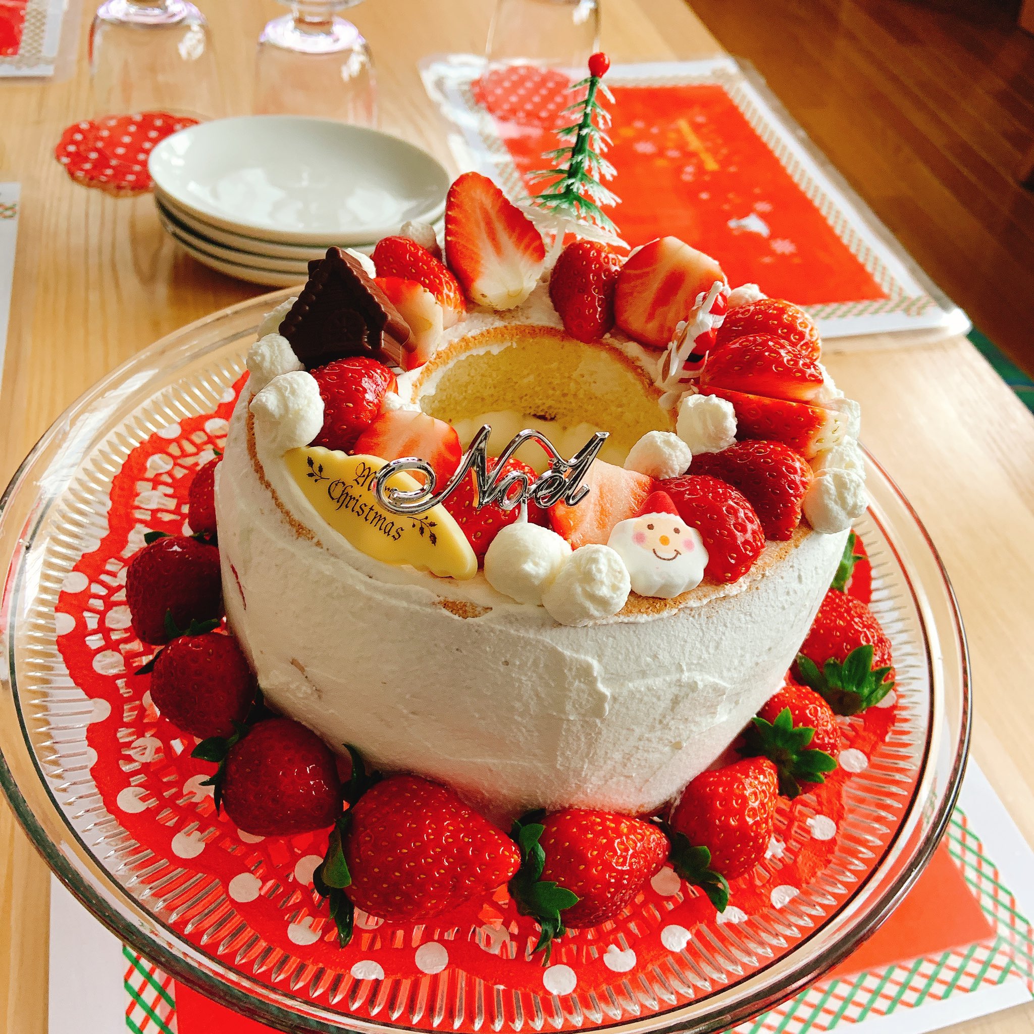 Norikorino クリスマスケーキ シフォンケーキ焼いて 子供と一緒に自由なデコレーション 中にも外にも クリスマスケーキ シフォンケーキデコレーション いちご コッタ T Co 9bxh73uaqk Twitter