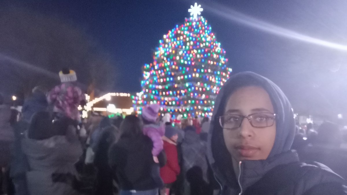 yesprogramnews's tweet photo. Youssef Badawy, a #KLYES alumnus from #Kuwait, reflects on a magical Christmas experience! 🎅 #YESAlumni 

Read the rest of his story here: https://t.co/u4nNXNjauy 

@AMIDEASThq @ECAatState @cieehsusa @USEmbassyQ8 https://t.co/c5RXvqLMke