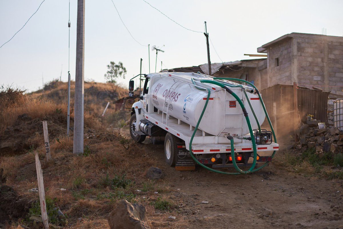 MGChalco's tweet photo. A través de #ODAPASChalco continuamos con el programa emergente de abasto gratuito de agua potable beneficiando a familias de las colonias: #ElRecodo, #LaMichoacana, #AmpliaciónSanJoséAxalco, #ElPedregaly #SanJosé, en los poblados de #SanPablo y #Tlapala. 

#AccionesContundentes https://t.co/zCcmzcRGDQ