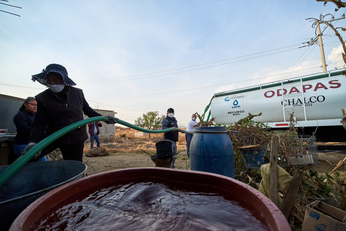MGChalco's tweet photo. A través de #ODAPASChalco continuamos con el programa emergente de abasto gratuito de agua potable beneficiando a familias de las colonias: #ElRecodo, #LaMichoacana, #AmpliaciónSanJoséAxalco, #ElPedregaly #SanJosé, en los poblados de #SanPablo y #Tlapala. 

#AccionesContundentes https://t.co/zCcmzcRGDQ