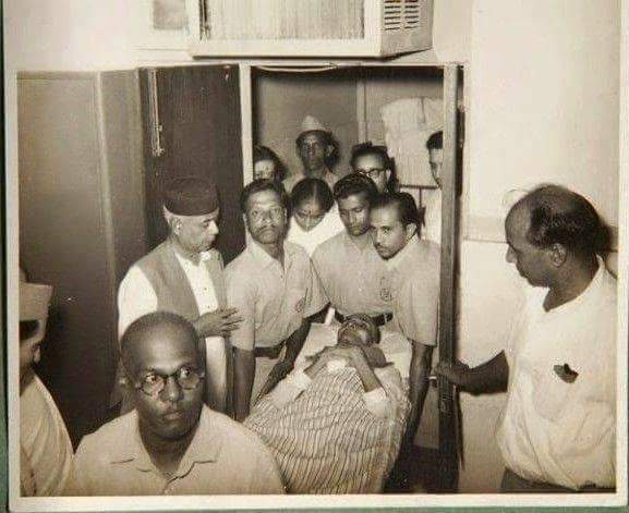 तात्यांनी प्रायोपवेशनाचा मार्ग अनुसरून दि. २६ फेब्रुवारी १९६६ या दिनी सकाळी ११ वाजून ११ मिनिटांनी  #आत्मर्पण केले.संदर्भ :  #आठवणी_अंगाराच्या ( विश्वास सावरकर, पृष्ठ क्र. २५-२६) #स्वातंत्र्यवीरसावरकर #जाज्वल्यदेशाभिमानी #राष्ट्रहितसर्वोपरि(१०/१०)