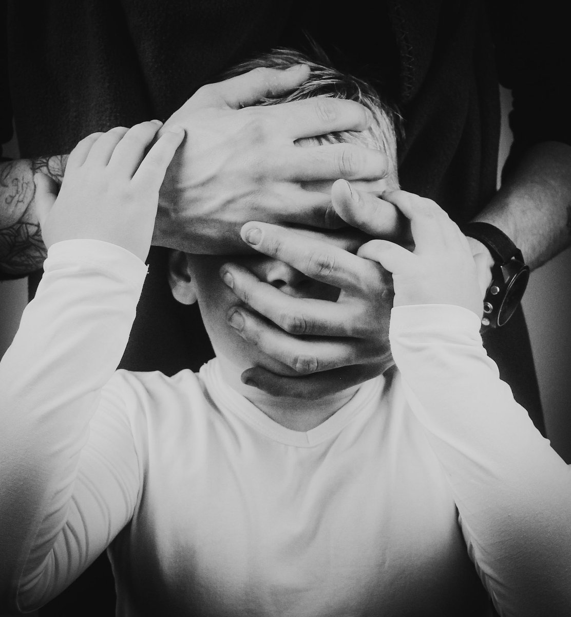 ForensicAwaren1's tweet photo. Wereldwijd zijn jaarlijks 1,2 miljoen kinderen slachtoffer van seksuele uitbuiting. Herken jij de signalen?  Wereldwijd zijn jaarlijks 1,2 miljoen kinderen slachtoffer van seksuele uitbuiting. Herken jij de signalen? 
https://t.co/aDSrUIT6lA https://t.co/2UczpwqsbT