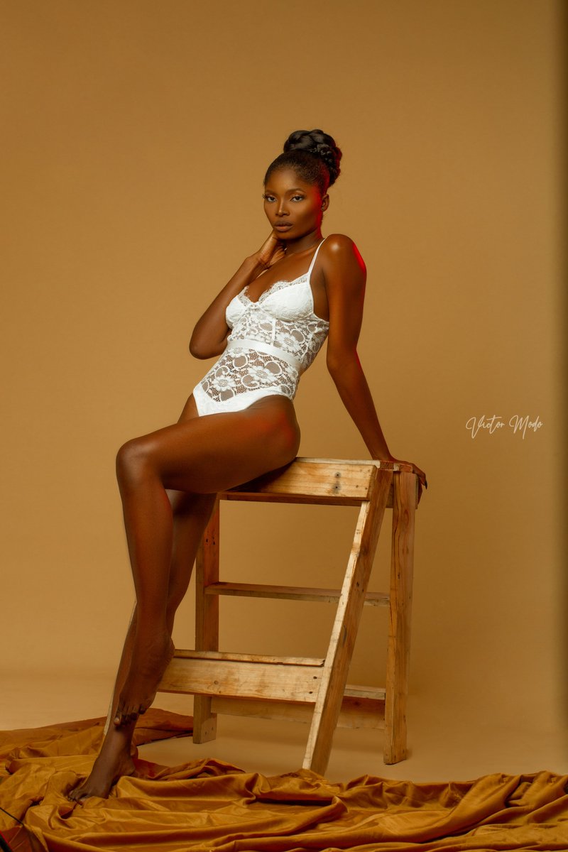 mbpro_ng's tweet photo. Skin like chocolate 🍫
Nude look 🔥
.
Makeup by yours truely: @mbpro_ng
Shot by @modovictorekene
Model : @themodelgrace
#mbpro #laycon #davido #travisscott #oluofwarri https://t.co/TEdTBXUFe3