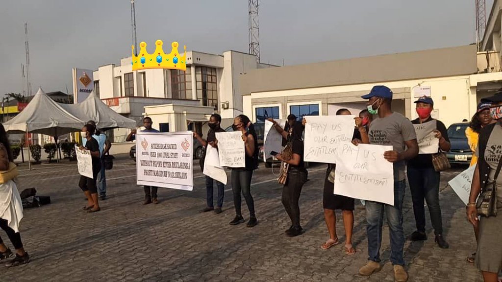 Tobi_gogori's tweet photo. @myaccessbank do you enjoy appearing on SM for wrong reasons?

This is another protest in Port Harcourt, these people worked for you for more than 10yrs with their youthful age. Most of them are now 35yrs+.

Pay them their entitlement so they can start a business on their own. https://t.co/deG2biiVkn