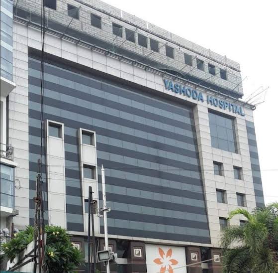 Income tax sleuths at the residence of three directors' of Yashoda Hospital, Corporate office and few hospital branches in #Hyderabad. (hospital file pic) #HyderabadHospital #ITRaid.