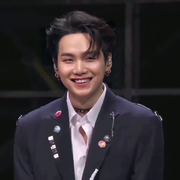 tanniekosmossss's tweet photo. The smile that we miss after months, we’ll finally get to see his beautiful smile once again. YOONGI IS BACK! #YOONGI WELCOME BACK! https://t.co/OdbJJDrrVL