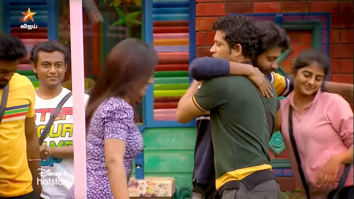 michaelarun_m's tweet photo. #BiggBossTamil4
#TimeTask best ever time team
#Rio #Gaby
#TimeTask winner team
#Som
#PaatiSollai
#SecretTaskers #Som #Gaby #RamyaPandian
All in one team in this #Ball task
Out of box thinker & Own Rule maker, Violence threatner in one team means kandipa Chaos irukum https://t.co/E1QmVQmYlP