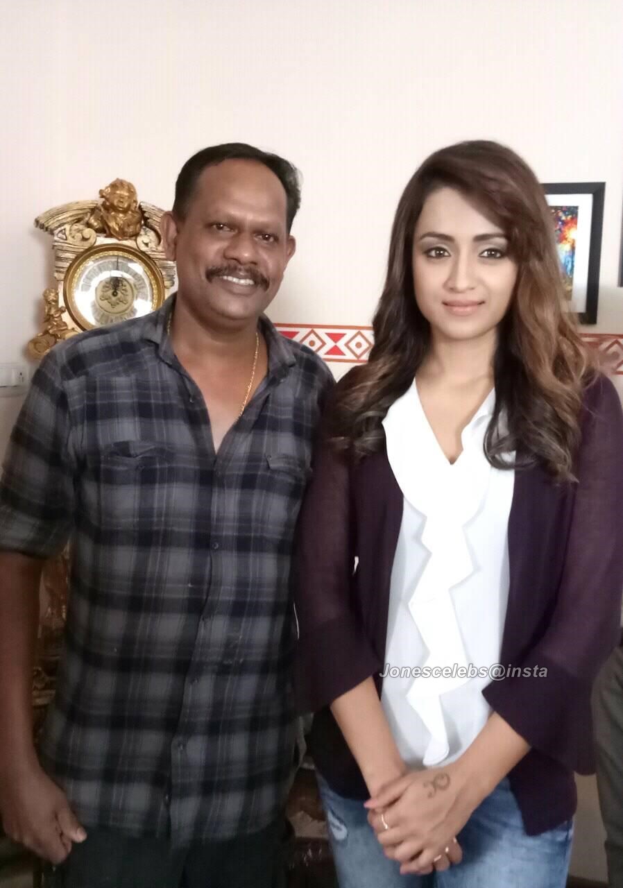 Ep07tR9U0AArNDs?format=jpg&name=large