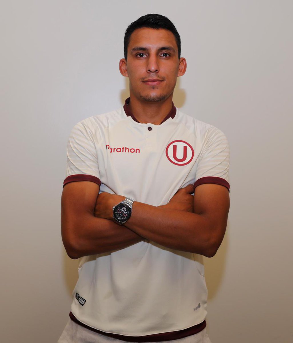AlexValera_20's tweet photo. Feliz de este nuevo reto de estar en el club Universitario De Deportes contento y agradecido por la oportunidad y solo queda demostrar con trabajo , esfuerzo y sacrificio por este gran club 🤗🤩 @Universitario @MovistarDeporPe @GOLPERUoficial @DIRECTVSports https://t.co/TPy1YOqkTz