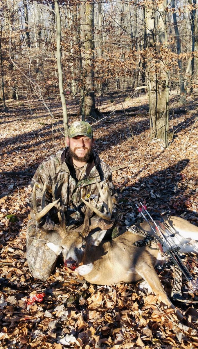 1fulldraw's tweet photo. Shot this during the rut this season here in southwest Ohio!! #whitetails #ohiobuck #bowseason #rut #family #traditions https://t.co/ZbshULad2v
