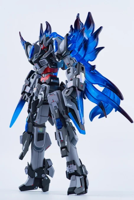 #これを見た人は鮮やかな青色の画像を貼れ
青ねー、難しいよね、、、_(:3>∠)_ 