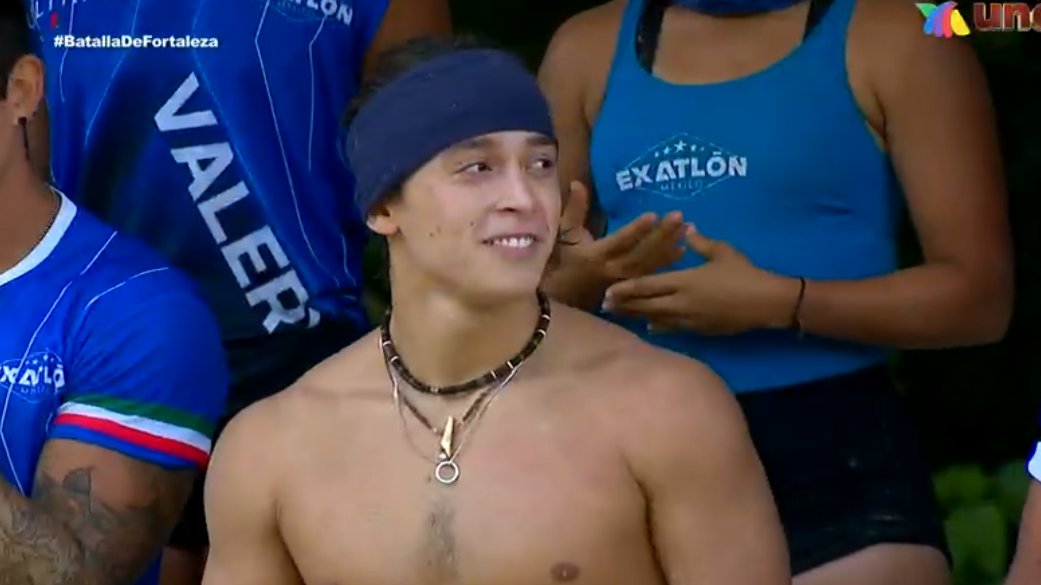 FenixDCarmen's tweet photo. ay wey no saben lo feliz que estoy, modo: chillación activada. ahre 
Mi niño regresó con su pelito de la primer temporada, dio sus dos puntitos y uno de esos el matchpoint, no me toquen soy lágrimas, lo quiero mucho espero siga así😭💙 y es mvp

#YoConCecy 
LEYENDA AZUL IS BACK https://t.co/Qlvz37KZyh