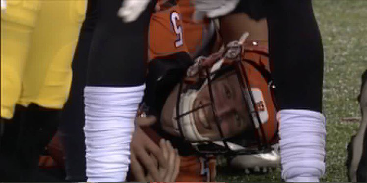 Bengals's tweet photo. 😁😁😁 https://t.co/xM1gqObsWi