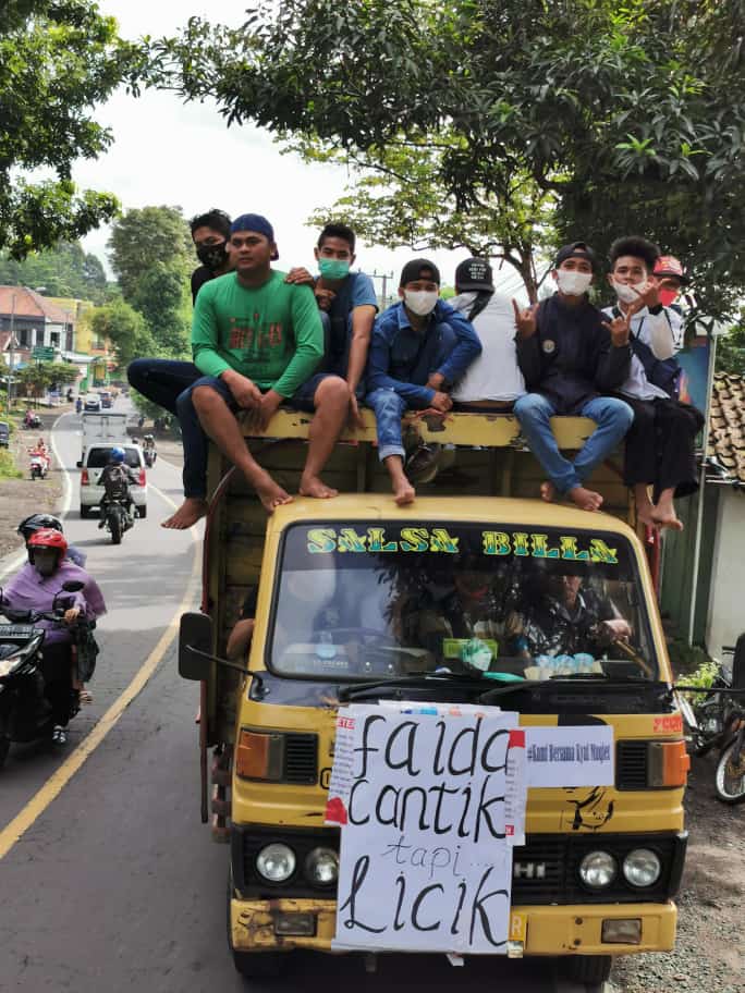 AlfinMaqs's tweet photo. @jokowi @mohmahfudmd @KhofifahIP @Kemendagri_RI @Komisi_ASN 

#kamibersamakiyaimuqit
#kamibersamakiyaimuqiet
#savekiyaimuqiet
#aksibelakiyaimuqiet https://t.co/67oIJtJMH1