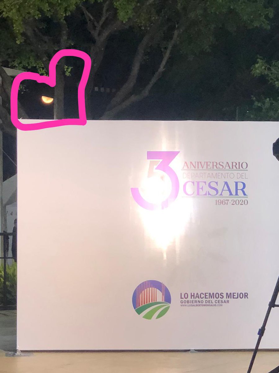 LuzJaydi's tweet photo. ... Y la luna bajitiiica! Ella tampoco se quiso perder la serenata #Cesar53Anos https://t.co/At7l6atBP7