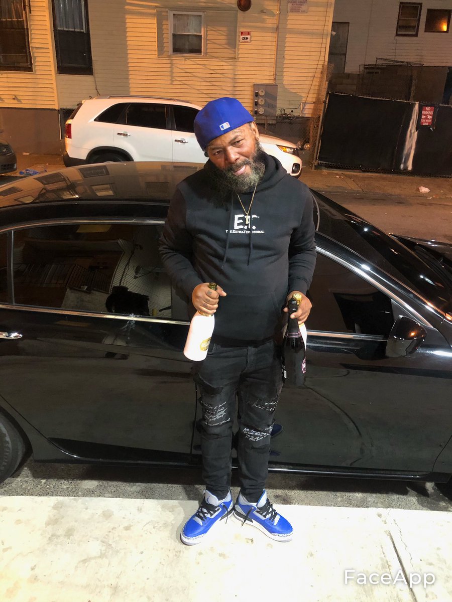 LoopsideForever's tweet image. Sugar daddy 😂💙