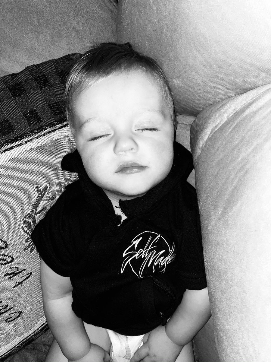 lexbunch's tweet photo. This little guy wanted to chill with mom for a Netflix documentary but couldn’t hang ♥️ https://t.co/Yga4uO7NSU