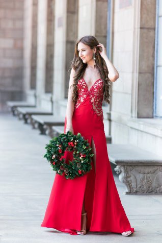 ArumLilea's tweet photo. Dressing up for Christmas https://t.co/HrzkZnLcpW https://t.co/HIJSMEdgl5