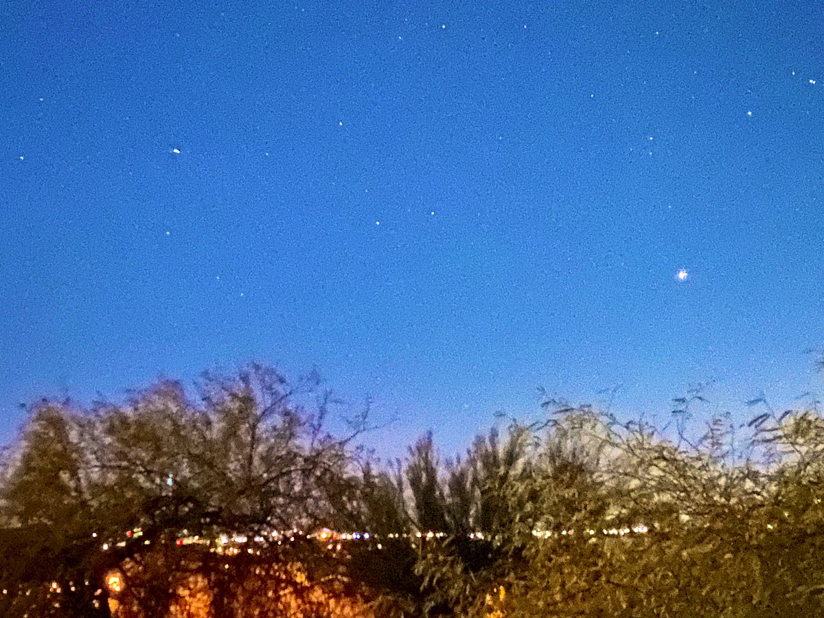 kelliwardaz's tweet photo. Oh holy night! #ChristmasStar https://t.co/Vc7lzkfepk
