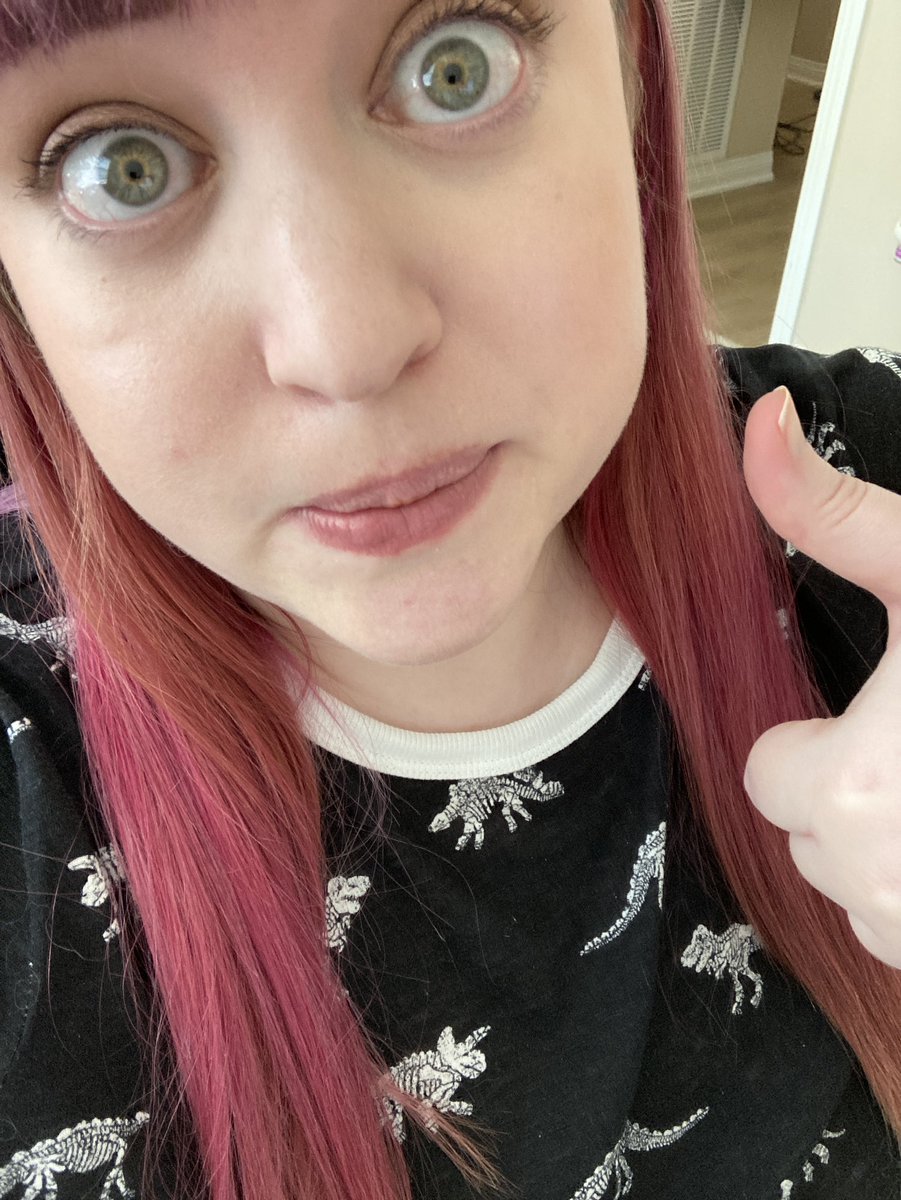 glossmenagerie's tweet image. What passes for work attire these days. #thisis34