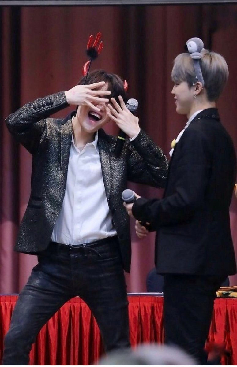 Yoongi always act cute to get Jimin's attention.