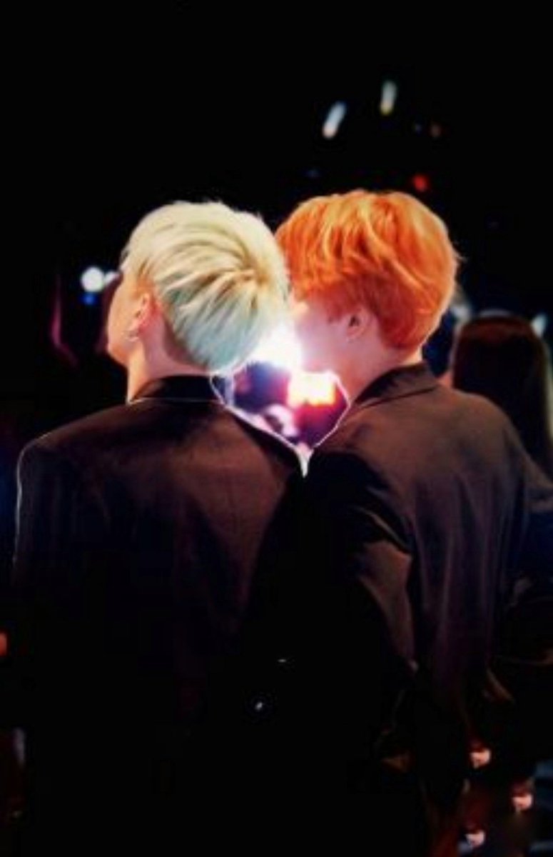 Even at award shows, they stay away from the crowd to spend time together. 