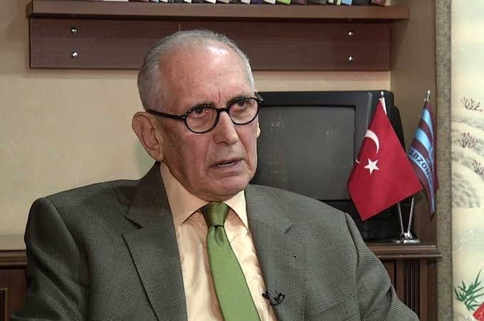 Başımız sağ olsun.
Özkan Sümer’i kaybettik...