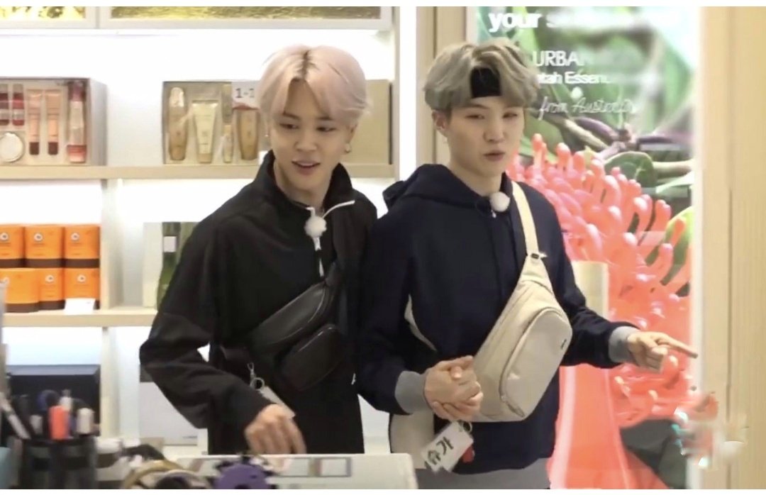 Yoonmin hold hands to comfort each other.